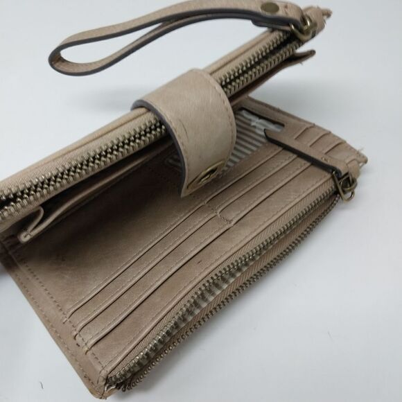 Maurice's Tan faux leather wallet. - Picture 14 of 15